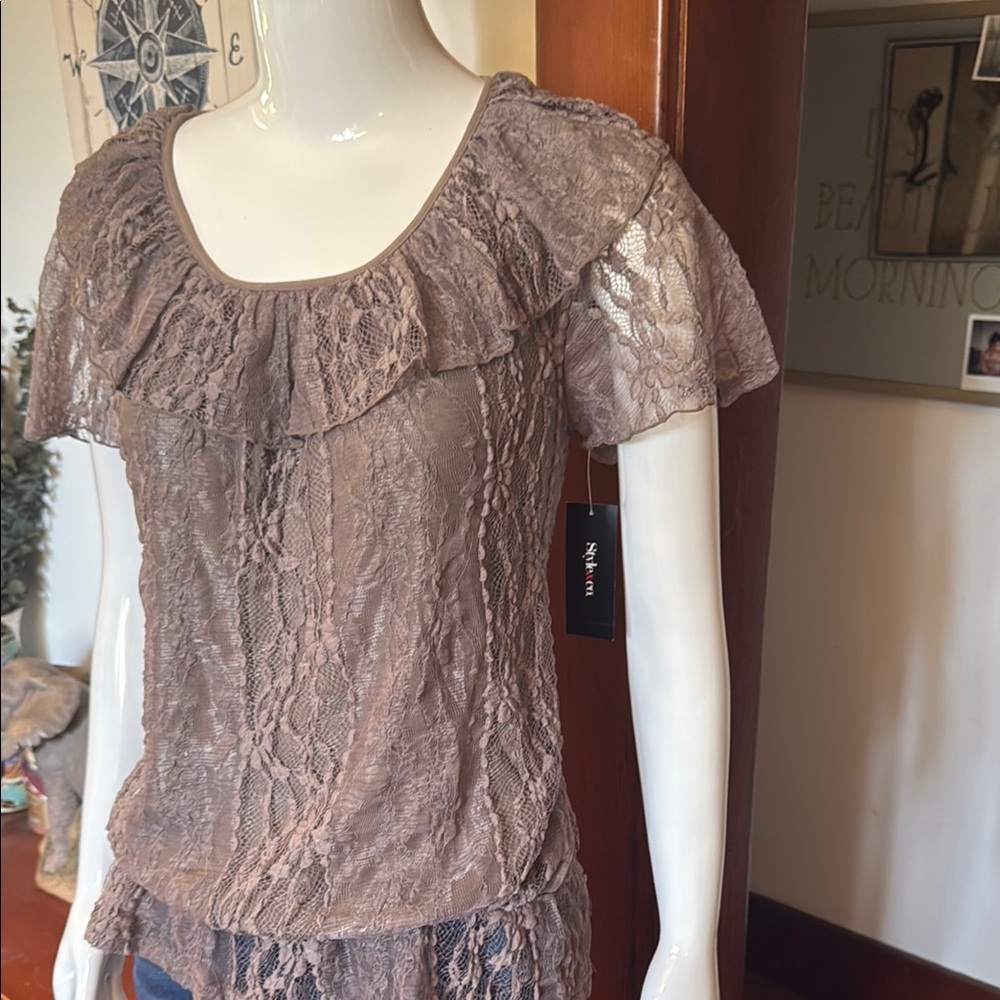 NWY Style&Co size small gray/ Brown Ruffled Blouse with Short Sleeves